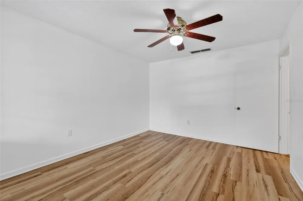 200 E 10TH AVENUE #8 Mount Dora, FL 32757