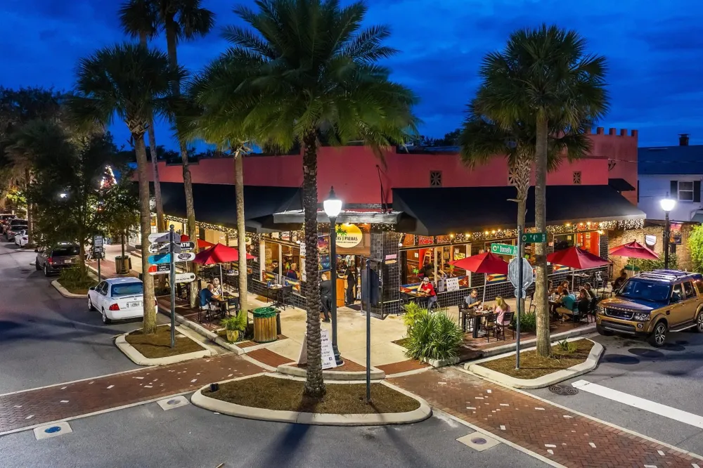 200 E 10TH AVENUE #8 Mount Dora, FL 32757