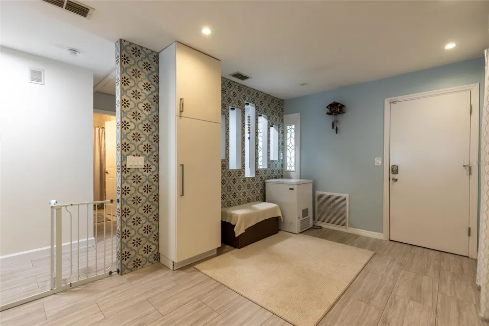 2013 DOVER COURT Oldsmar, FL 34677