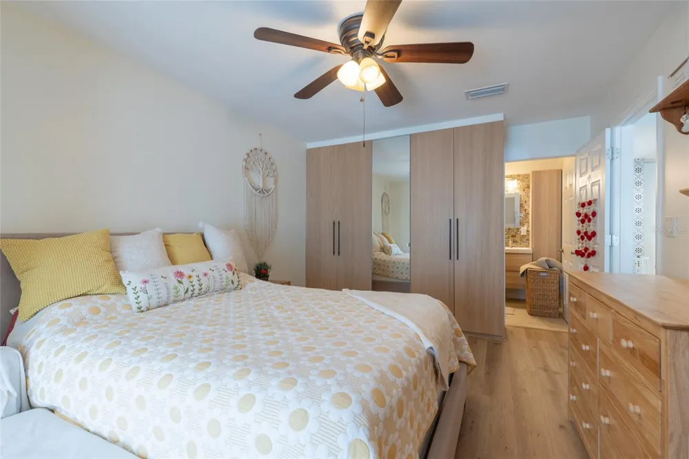 2013 DOVER COURT Oldsmar, FL 34677
