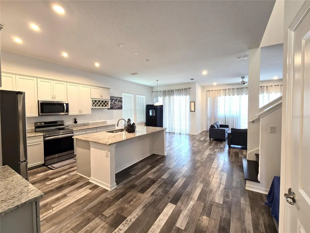 863 W BAYSHORE DRIVE Tarpon Springs, FL 34689