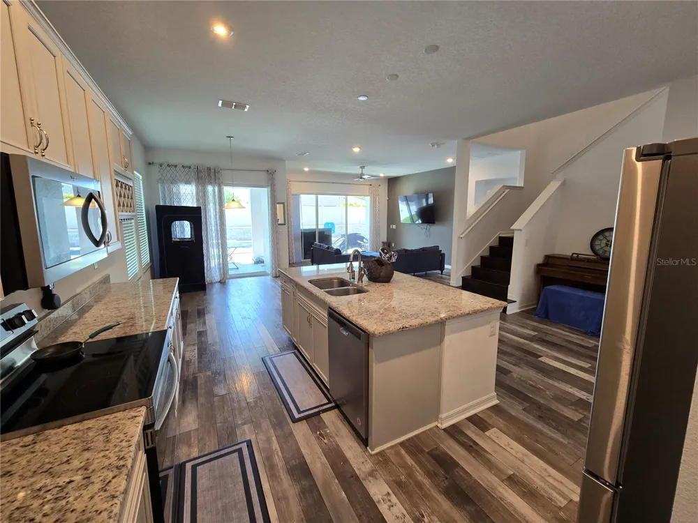 863 W BAYSHORE DRIVE Tarpon Springs, FL 34689