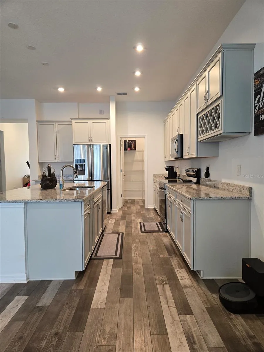 863 W BAYSHORE DRIVE Tarpon Springs, FL 34689