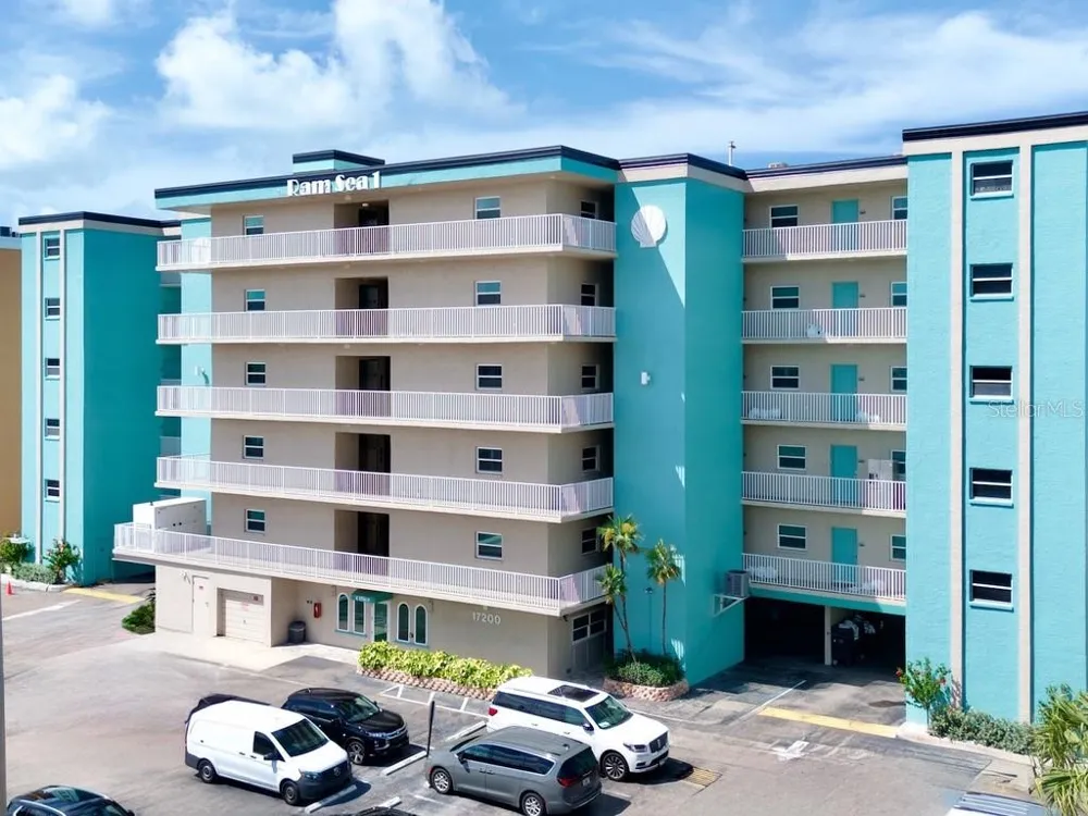 17200 GULF BOULEVARD #202 North Redington Beach, FL 33708
