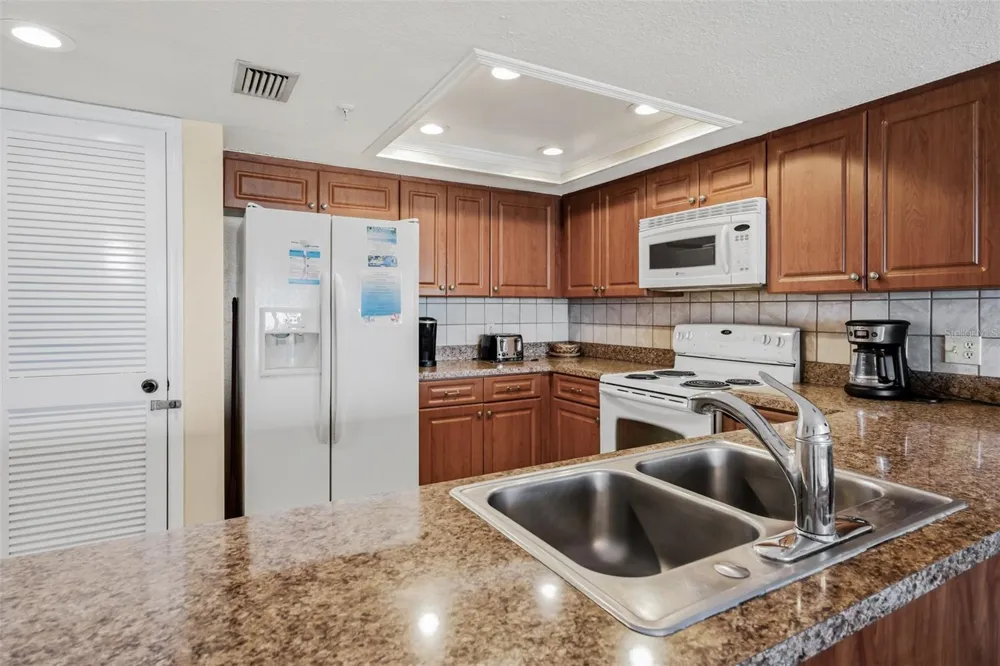 17200 GULF BOULEVARD #202 North Redington Beach, FL 33708