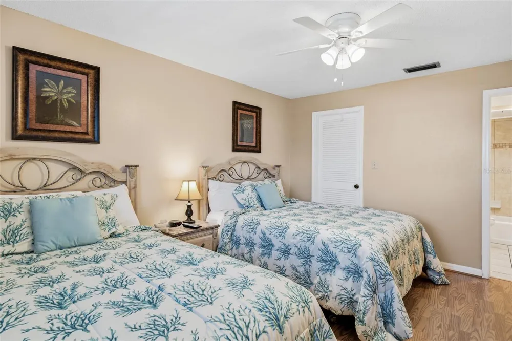 17200 GULF BOULEVARD #202 North Redington Beach, FL 33708