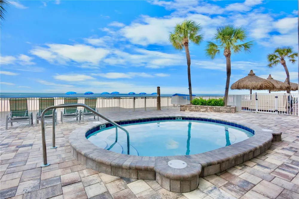 17200 GULF BOULEVARD #202 North Redington Beach, FL 33708