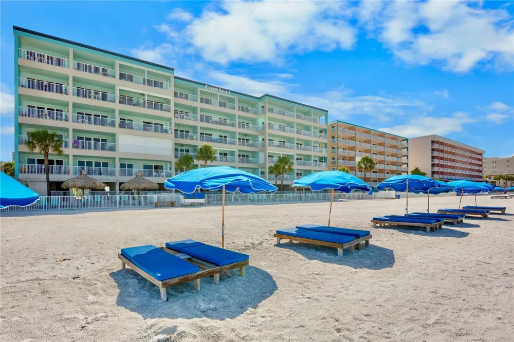 17200 GULF BOULEVARD #202 North Redington Beach, FL 33708