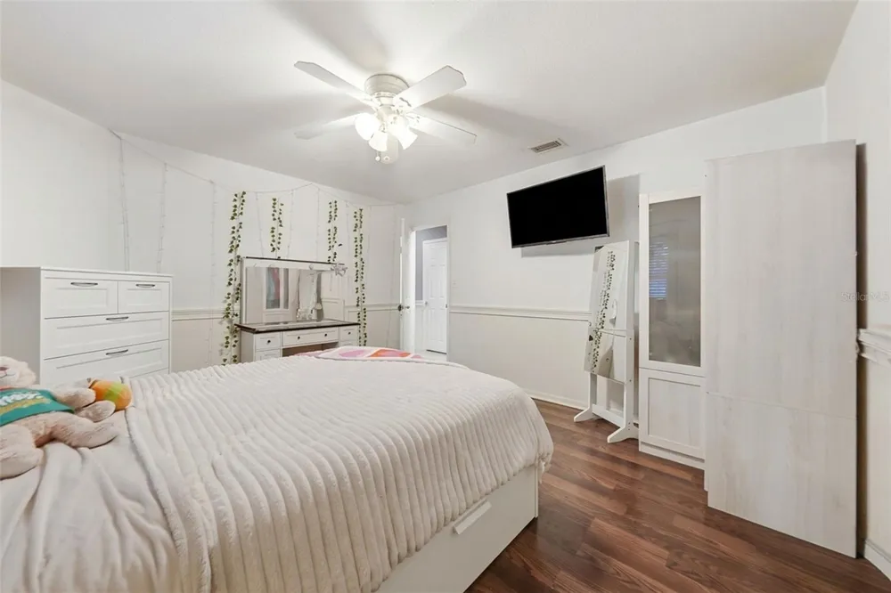 112 E GARDENIA STREET Howey In The Hills, FL 34737