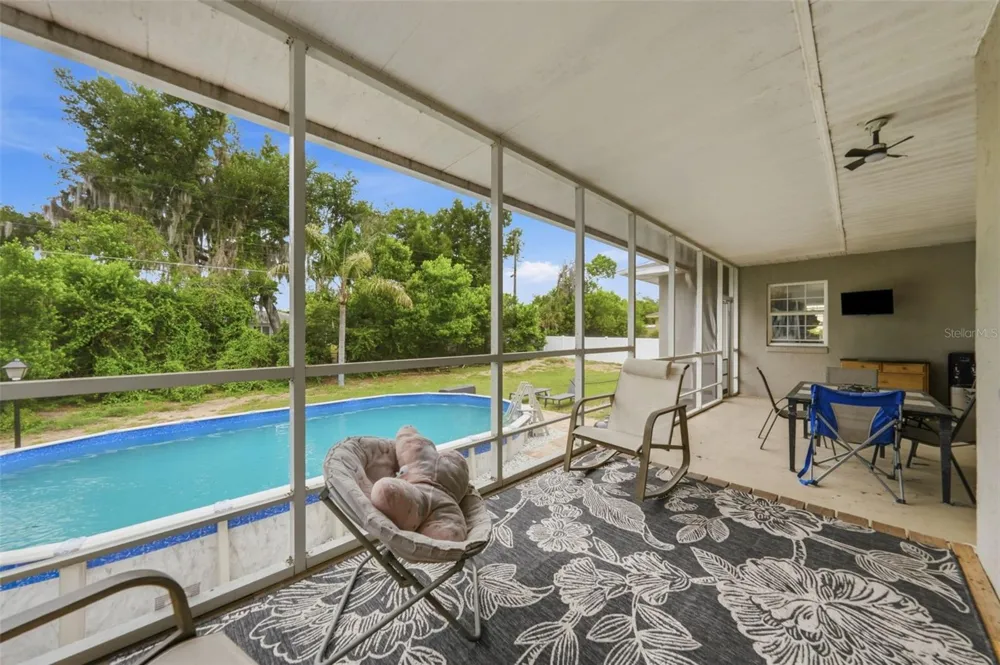 112 E GARDENIA STREET Howey In The Hills, FL 34737
