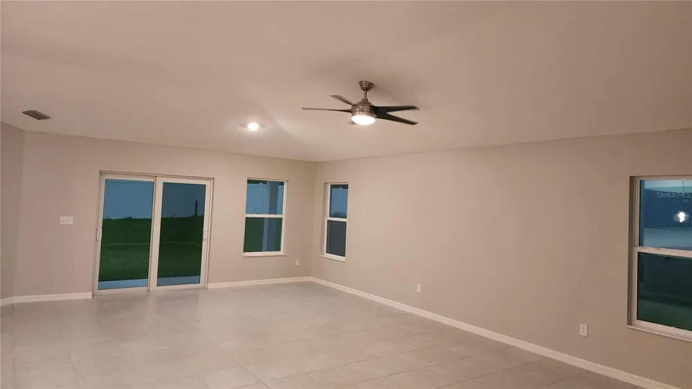9938 MESIC WOODS AVENUE Seffner, FL 33584