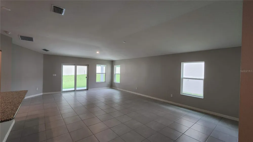 9938 MESIC WOODS AVENUE Seffner, FL 33584