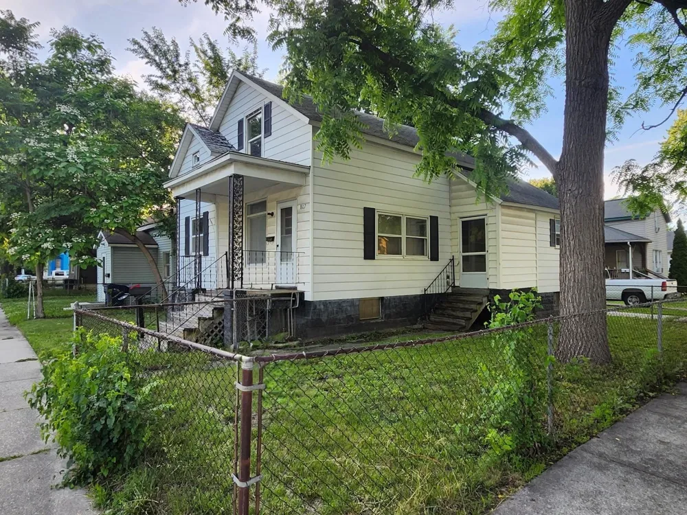 807 E North Union Street Bay City City, MI 48706