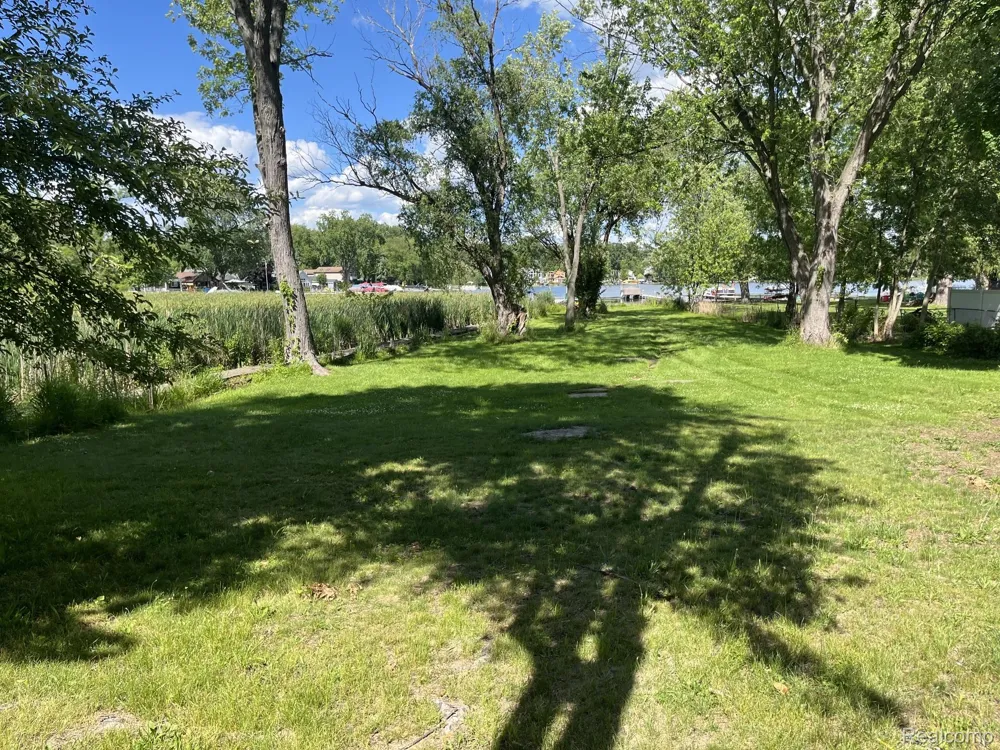 1337 Park Drive White Lake Charter Township, MI 48386
