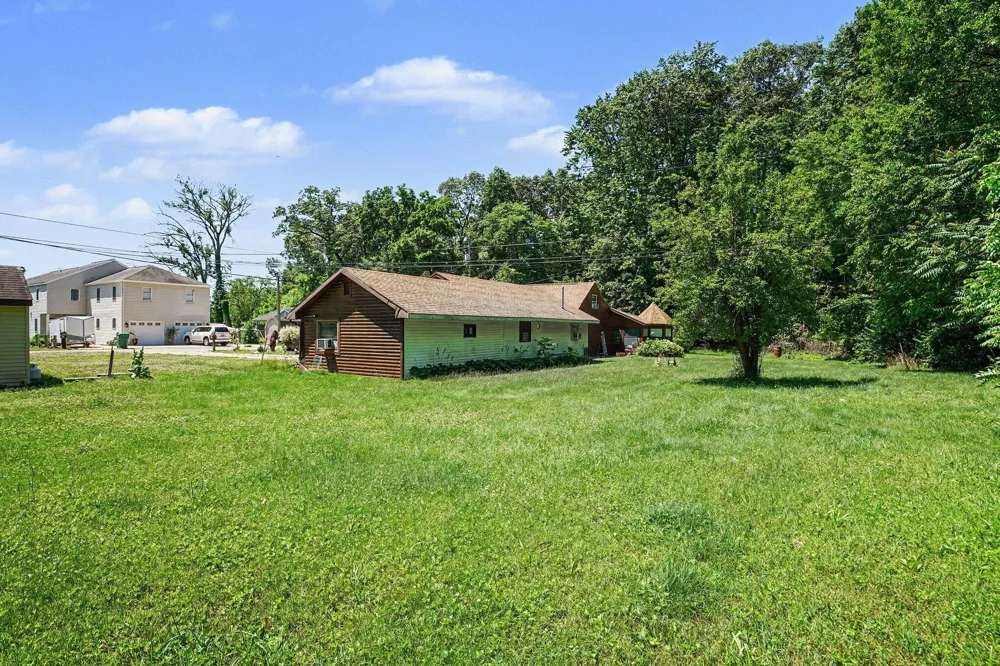 13222 Michigan Avenue Porter Township, MI 49130