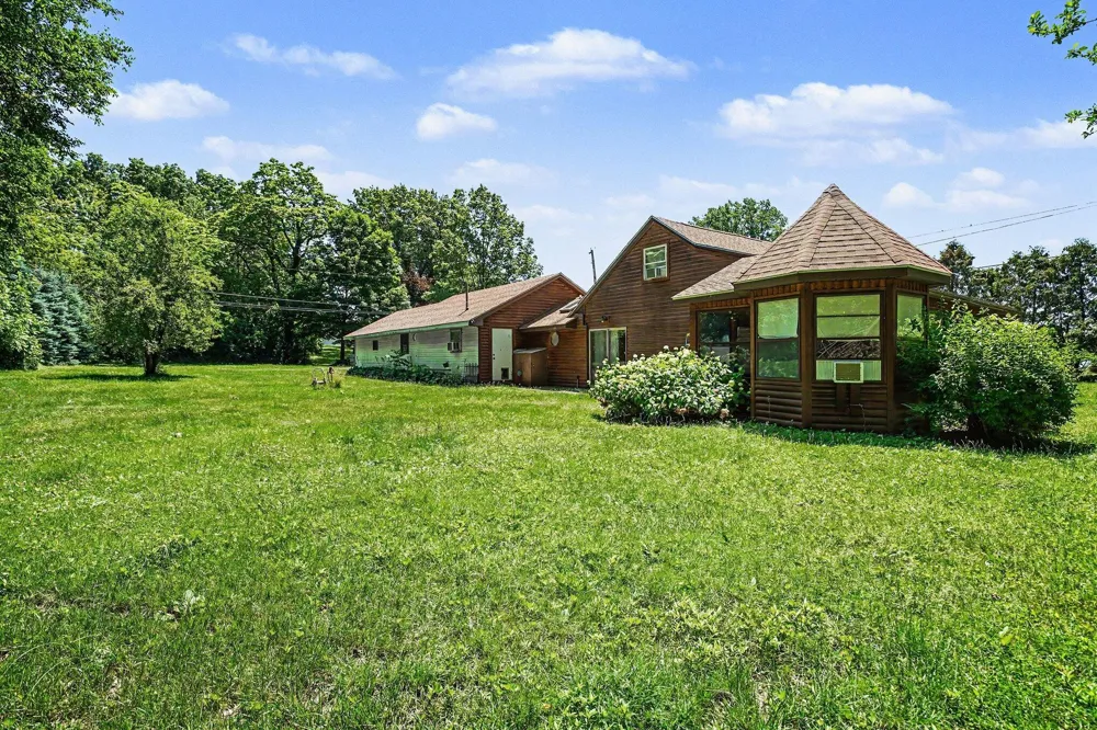 13222 Michigan Avenue Porter Township, MI 49130