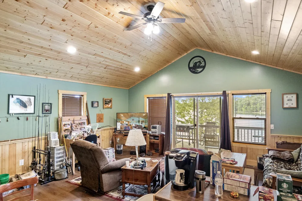 2485 W Lake Shore Drive Merrill Township, MI 49309