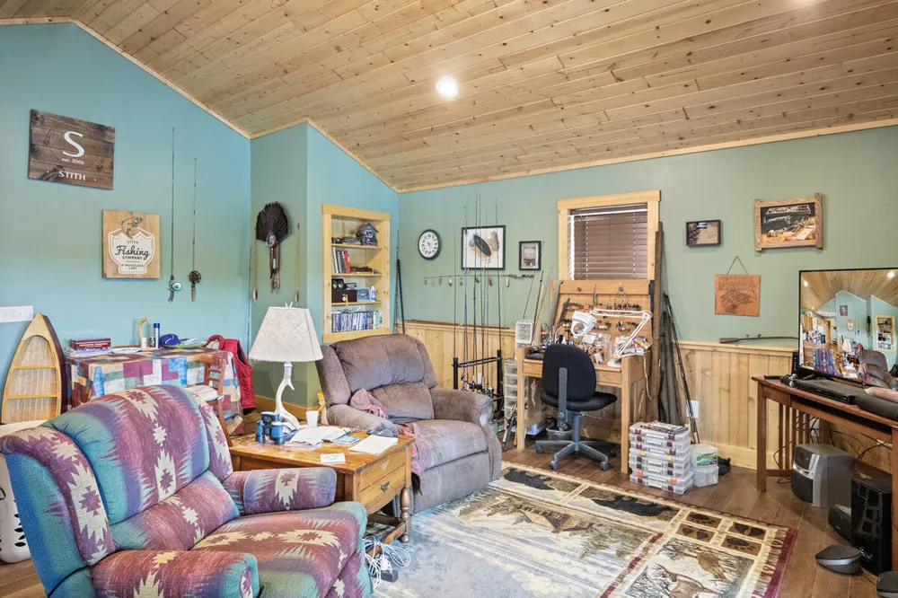 2485 W Lake Shore Drive Merrill Township, MI 49309
