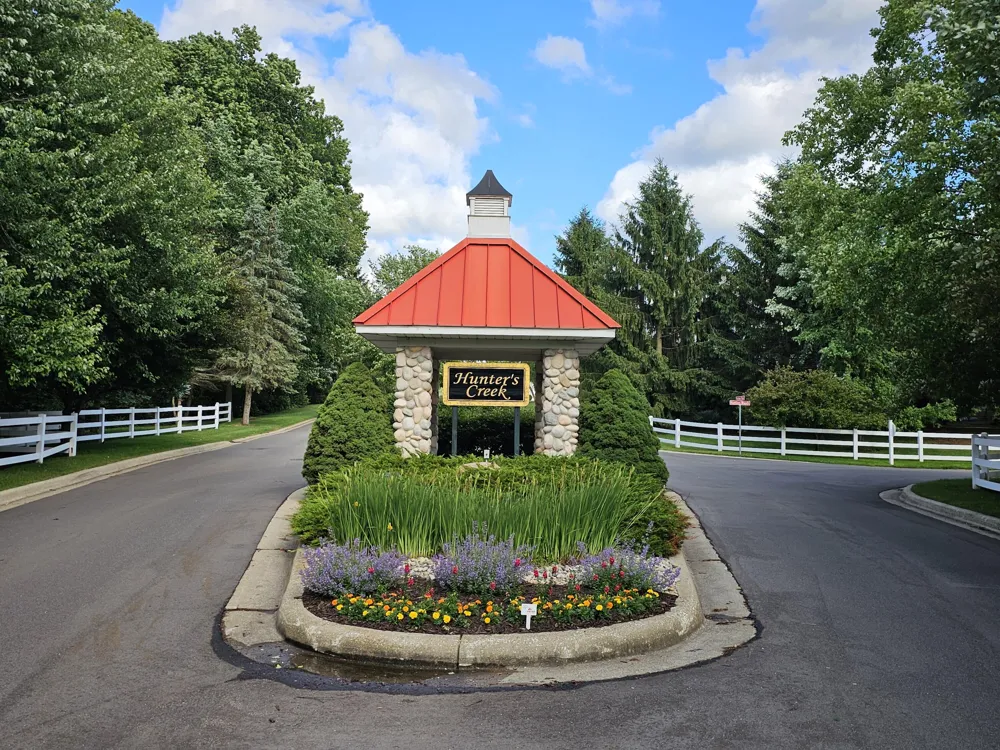 6945 Hunters Creek Comstock Charter Township, MI 49048