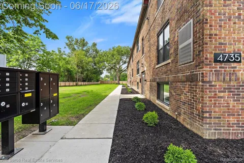 4735 Rohns #6A Street