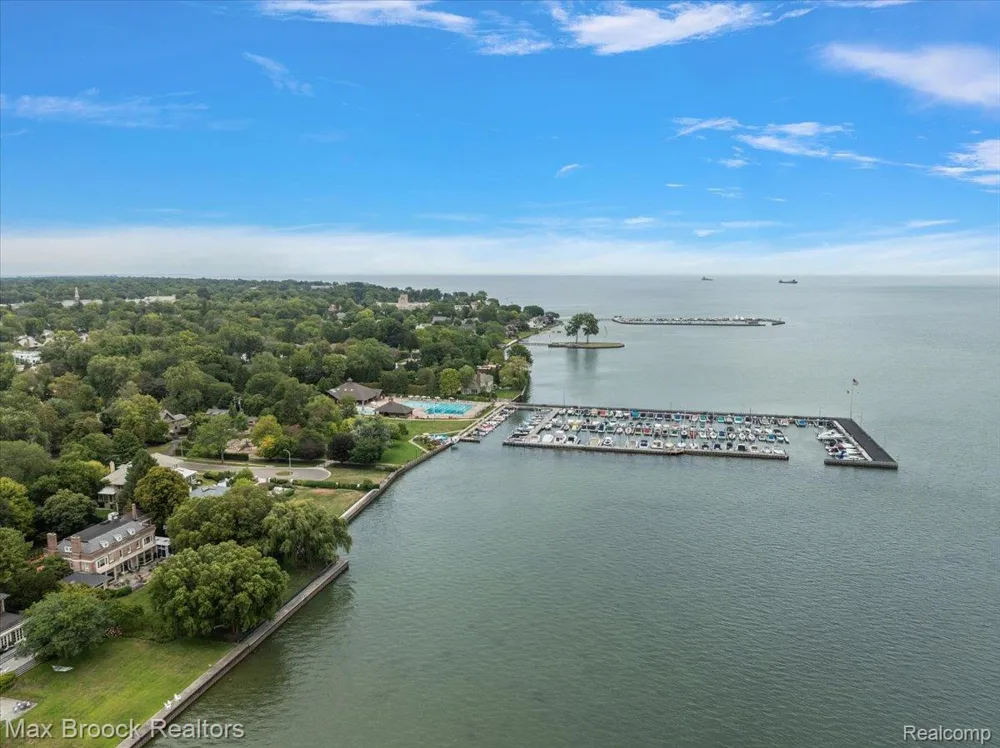 382 Notre Dame Street Grosse Pointe City, MI 48230
