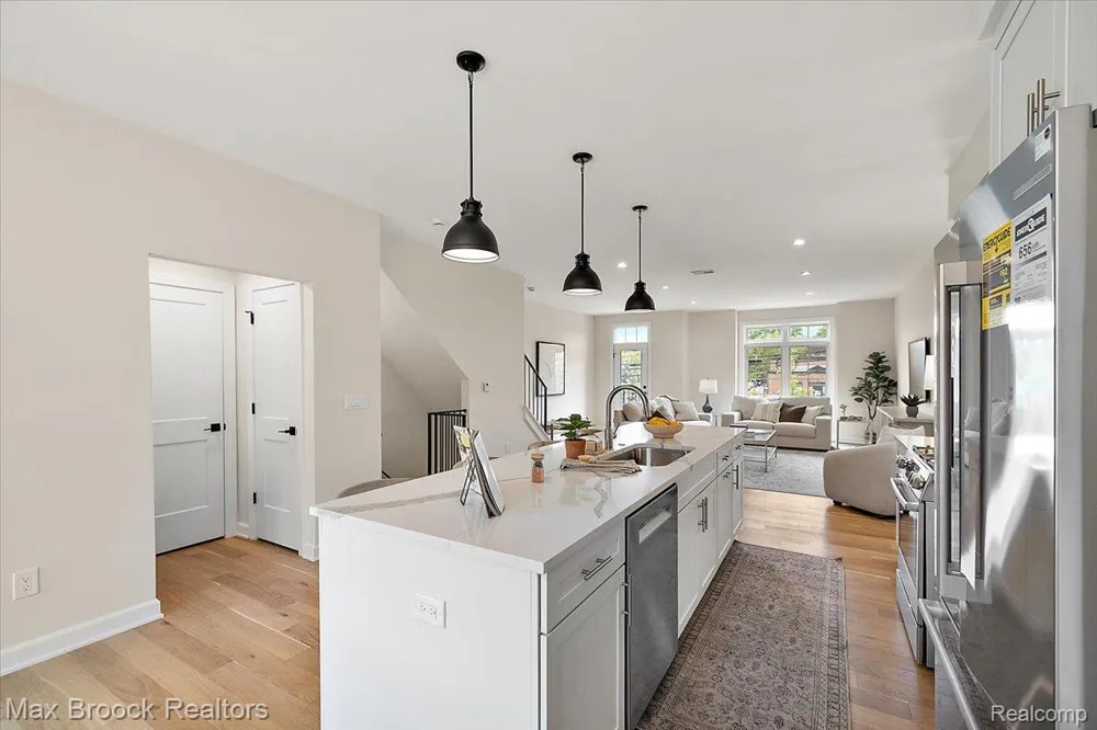 382 Notre Dame Street Grosse Pointe City, MI 48230