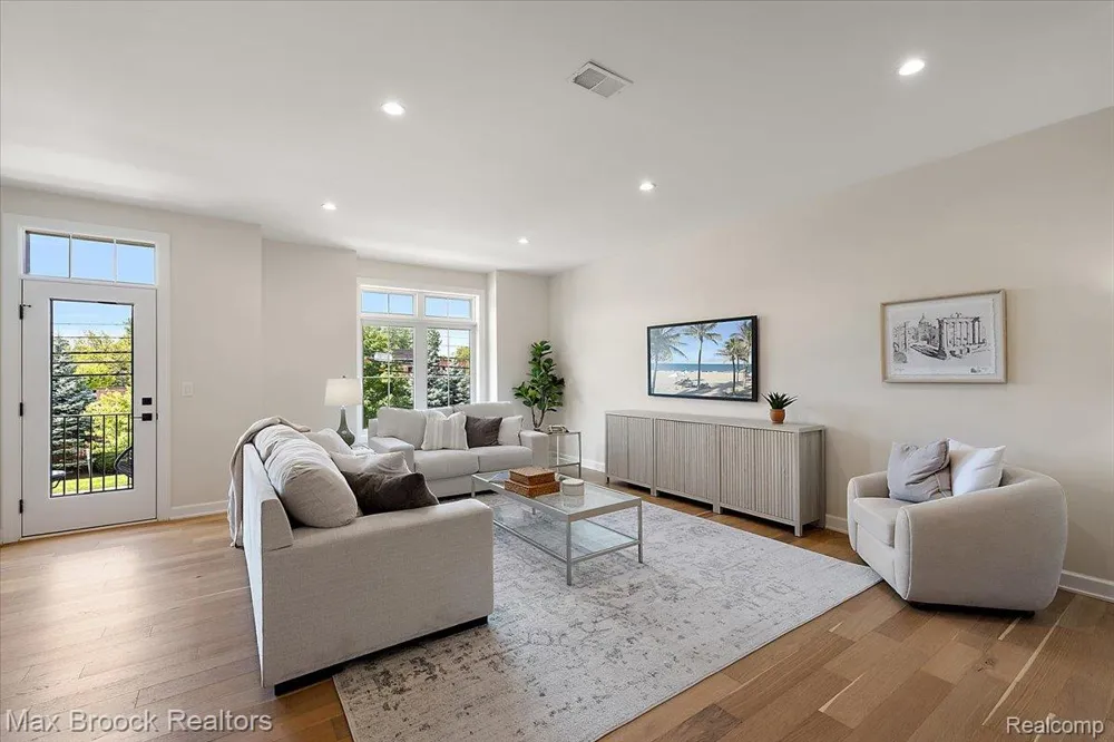 382 Notre Dame Street Grosse Pointe City, MI 48230