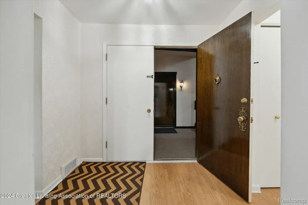 2926 Mount Hope Road Meridian Charter Township, MI 48864