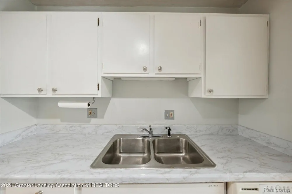 2926 Mount Hope Road Meridian Charter Township, MI 48864