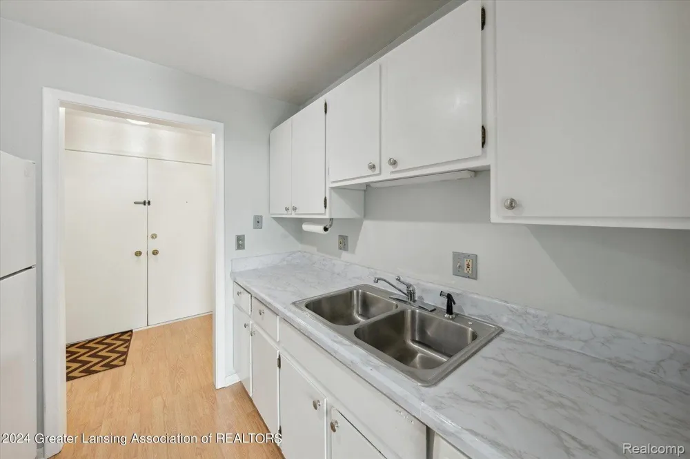 2926 Mount Hope Road Meridian Charter Township, MI 48864