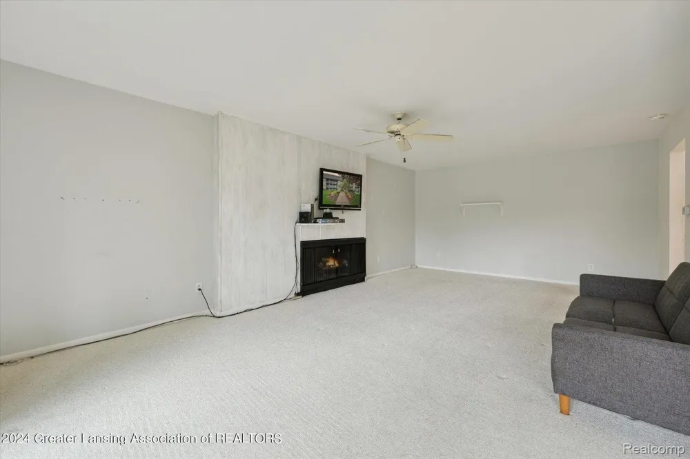 2926 Mount Hope Road Meridian Charter Township, MI 48864