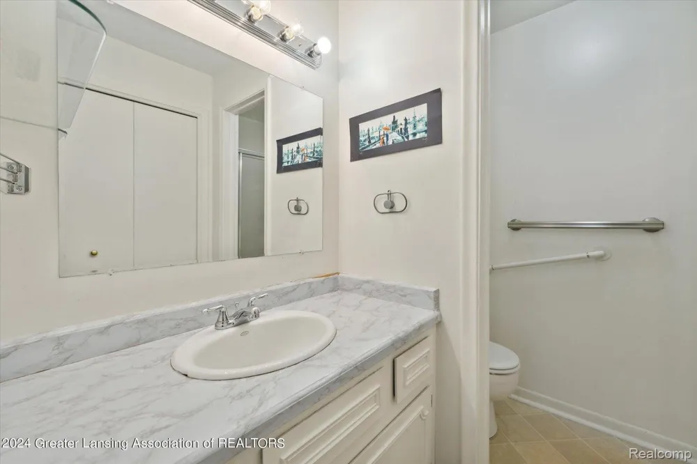 2926 Mount Hope Road Meridian Charter Township, MI 48864