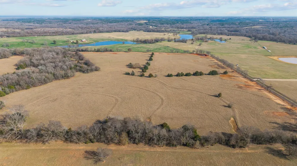 17700 County Road 477 Lindale, TX 75771
