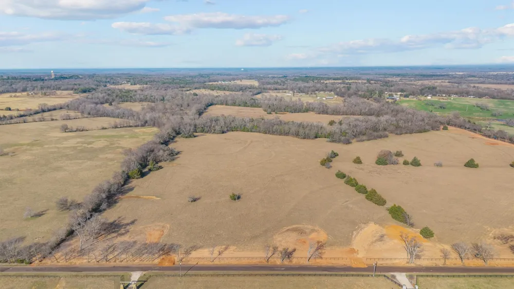 17700 County Road 477 Lindale, TX 75771
