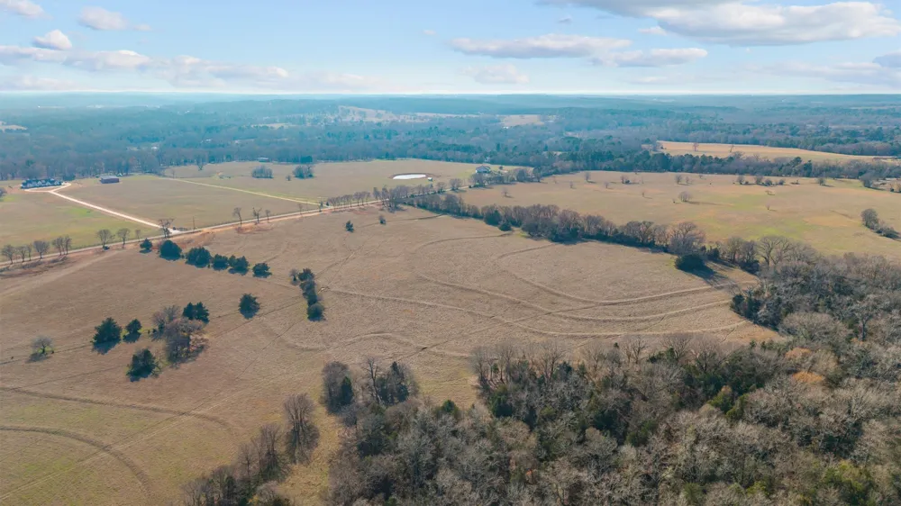 17700 County Road 477 Lindale, TX 75771
