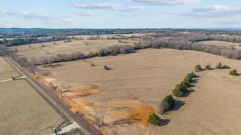17700 County Road 477 Lindale, TX 75771