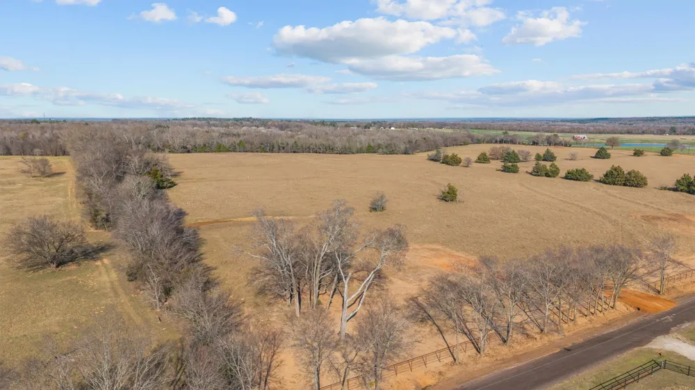 17700 County Road 477 Lindale, TX 75771