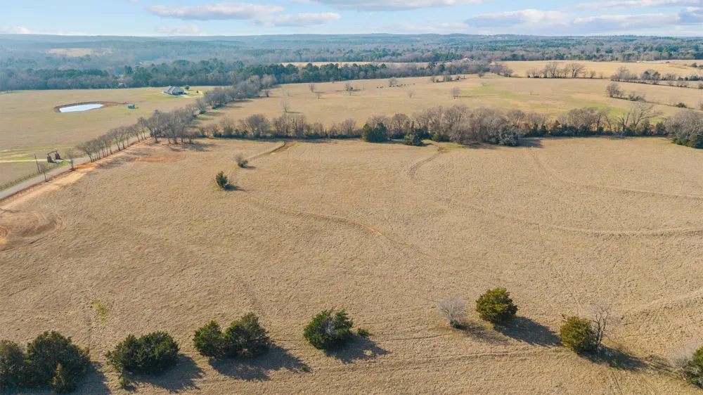 17700 County Road 477 Lindale, TX 75771
