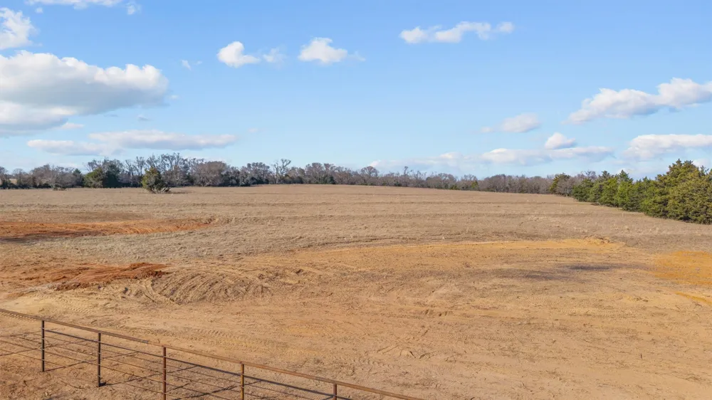 17700 County Road 477 Lindale, TX 75771