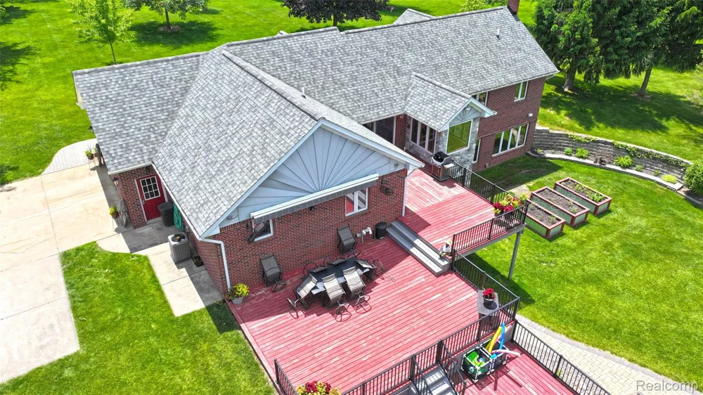 5233 Crawford Road Dryden Township, MI 48428
