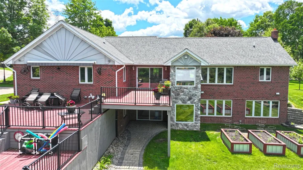 5233 Crawford Road Dryden Township, MI 48428