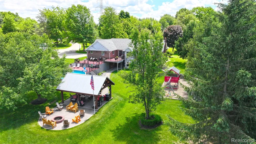 5233 Crawford Road Dryden Township, MI 48428