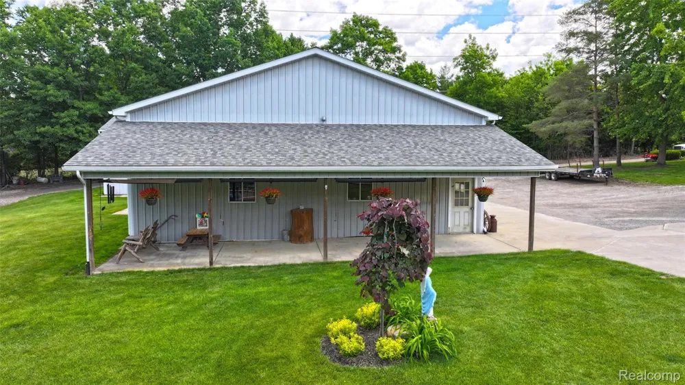 5233 Crawford Road Dryden Township, MI 48428
