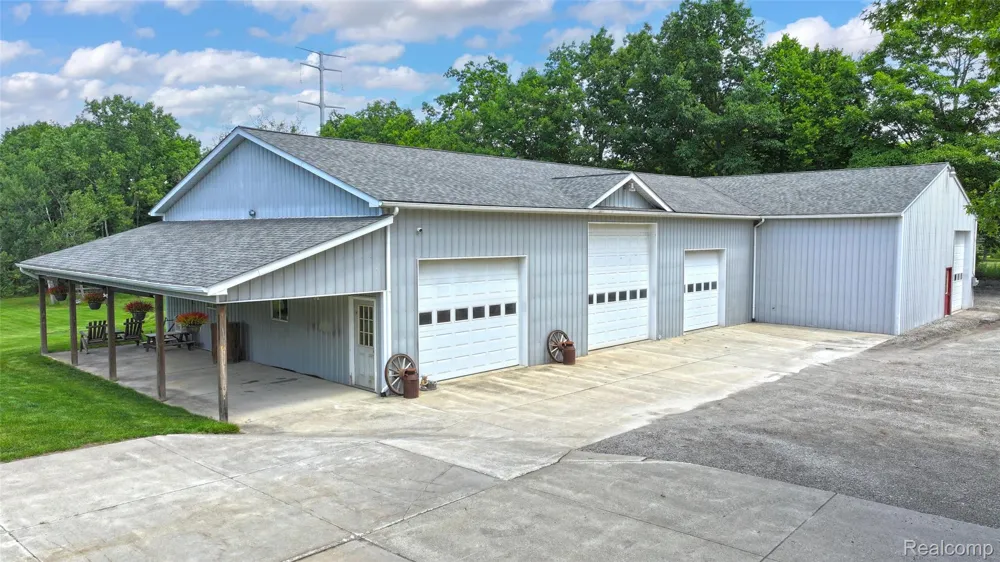 5233 Crawford Road Dryden Township, MI 48428