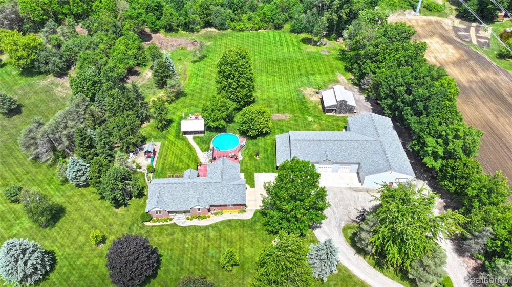 5233 Crawford Road Dryden Township, MI 48428