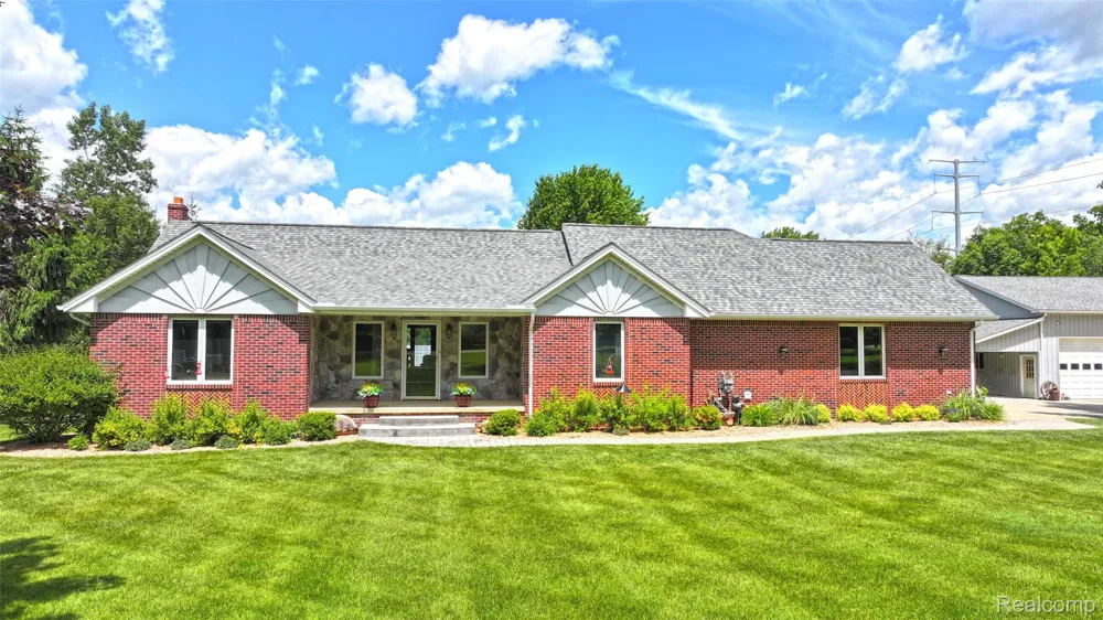 5233 Crawford Road Dryden Township, MI 48428