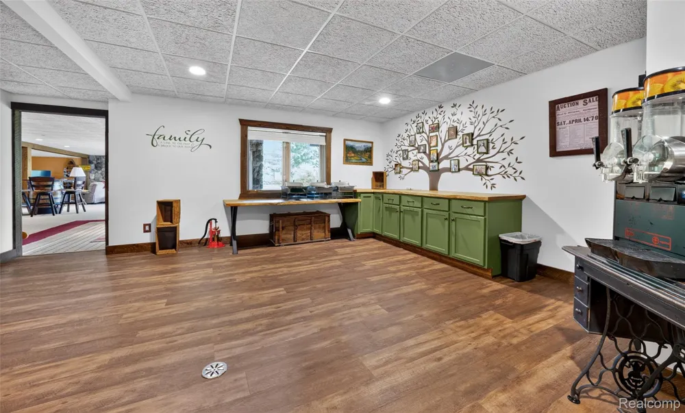 5233 Crawford Road Dryden Township, MI 48428