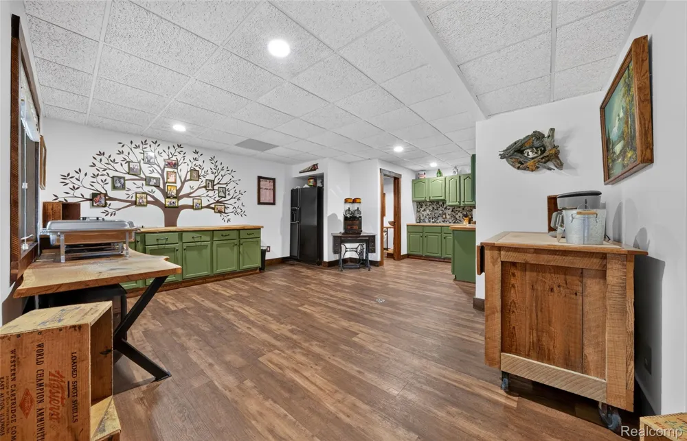 5233 Crawford Road Dryden Township, MI 48428