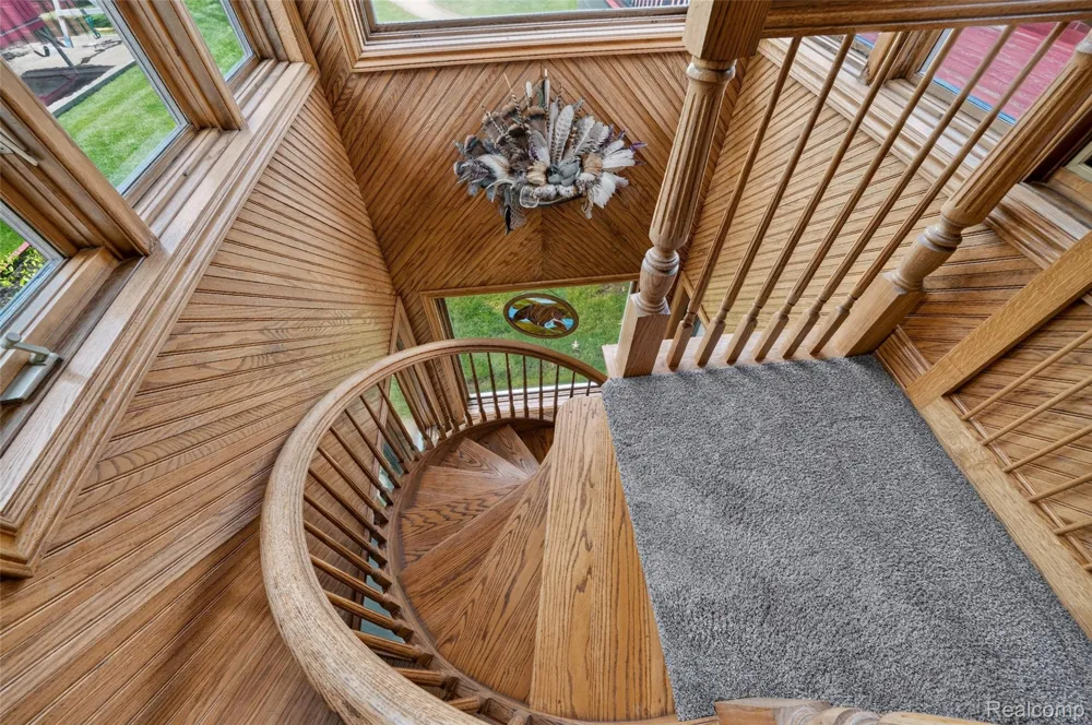 5233 Crawford Road Dryden Township, MI 48428