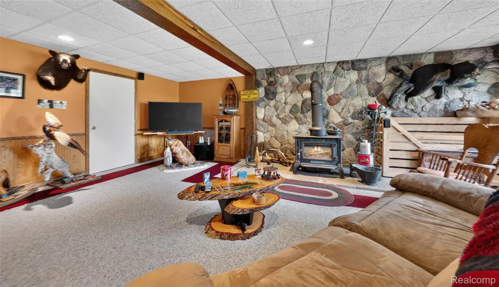 5233 Crawford Road Dryden Township, MI 48428
